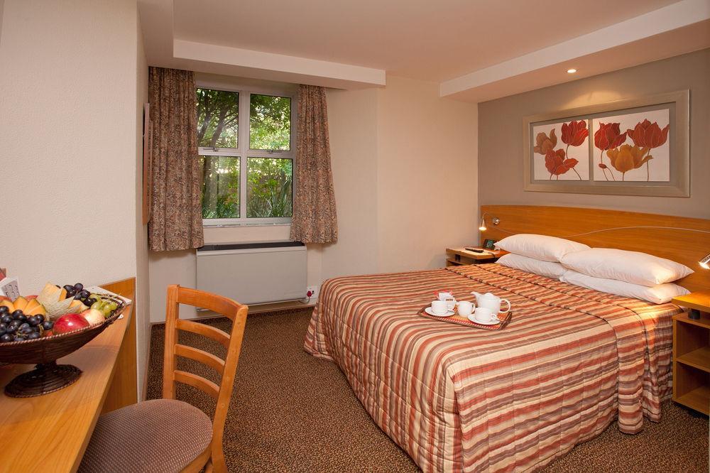 The Elegant Lodge Menlo Park Pretoria Exterior photo